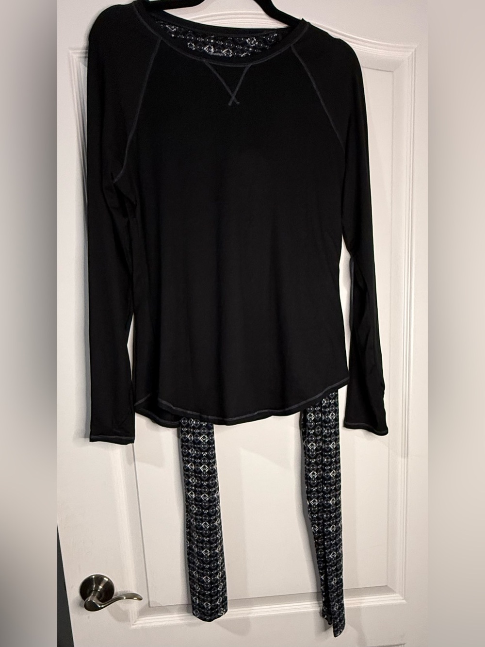 ClimateRight by Cuddl Duds Pajama Set Black & White Geometric Print